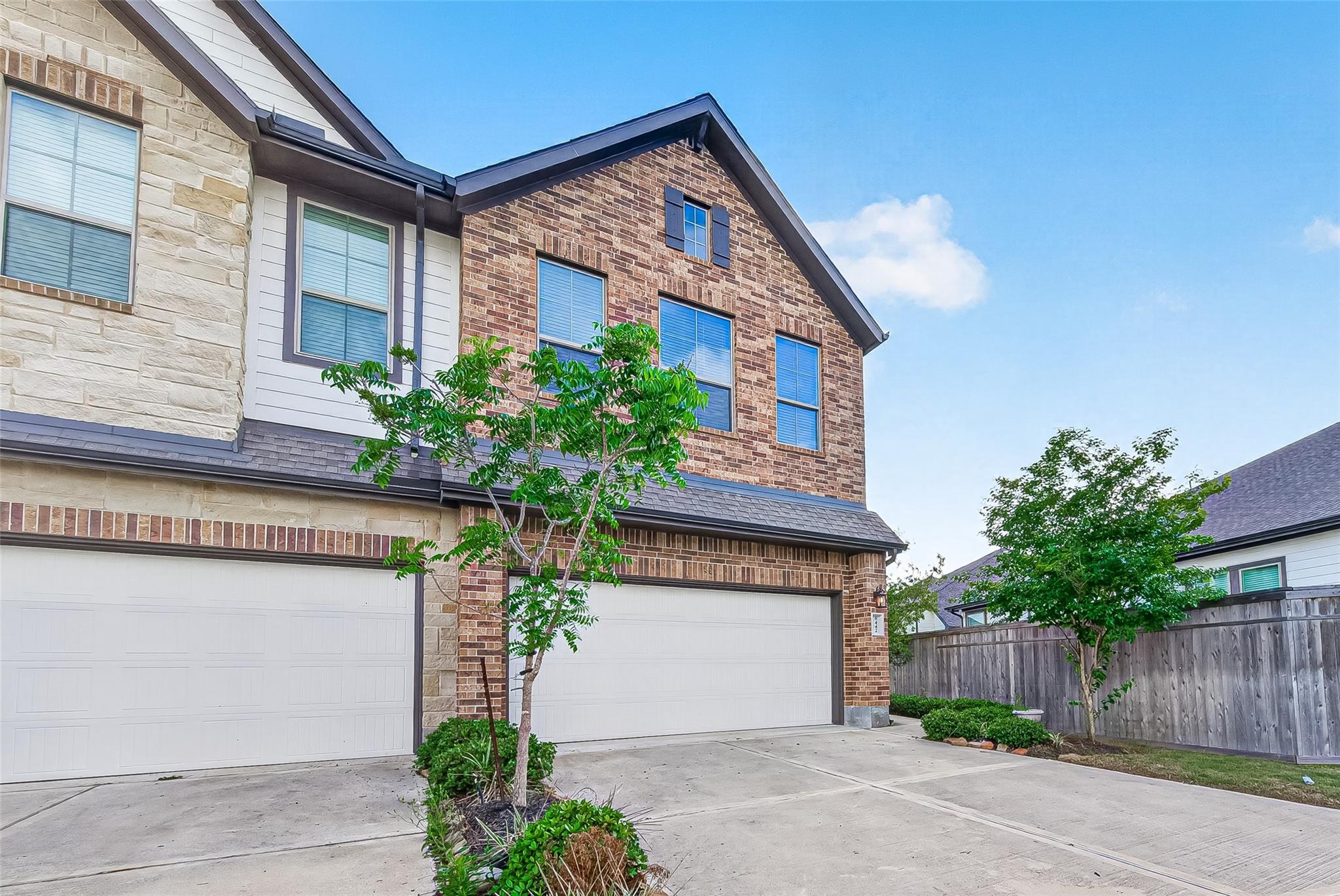 9442 Starlight Oak Drive