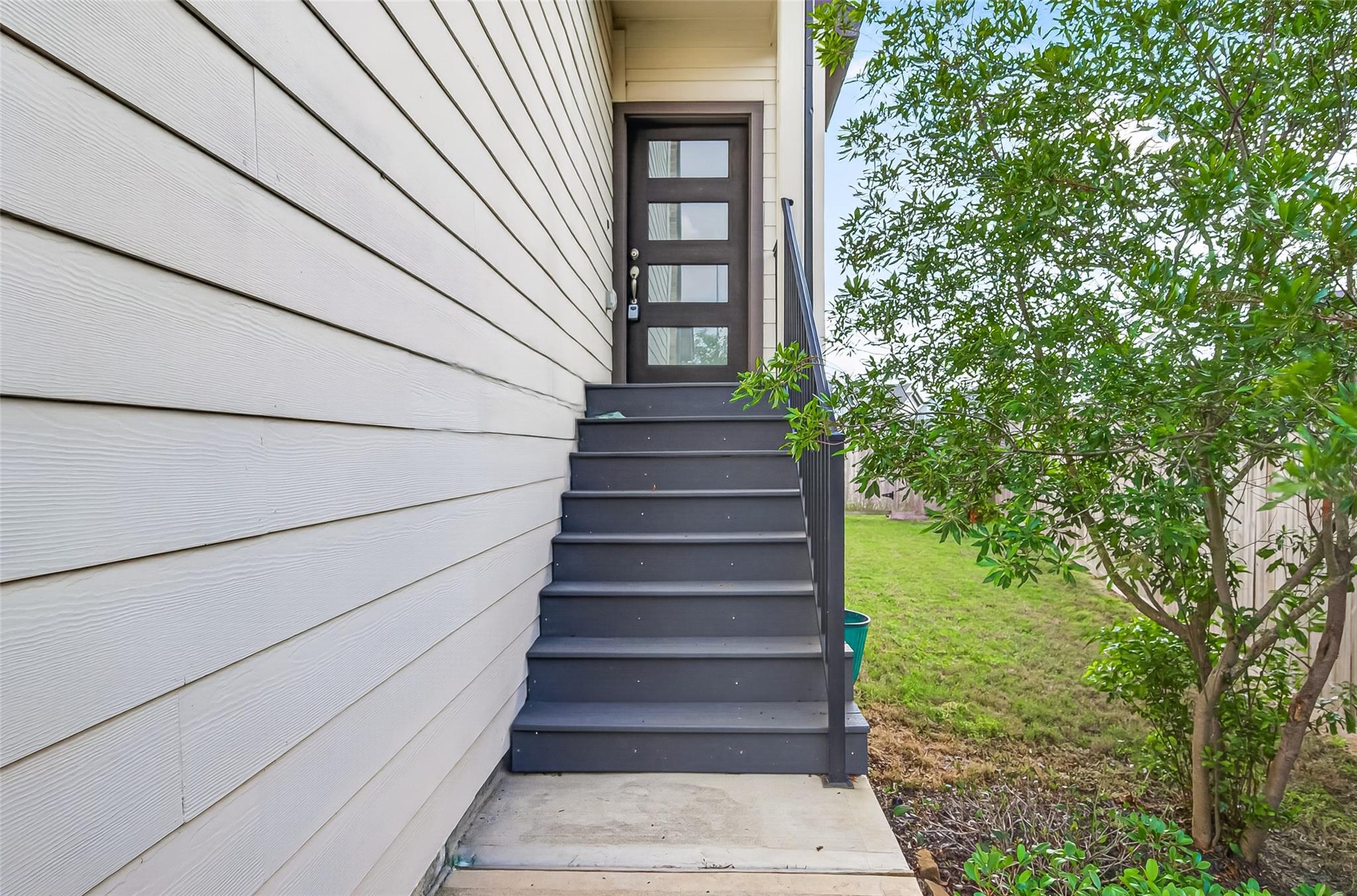 9442 Starlight Oak Drive