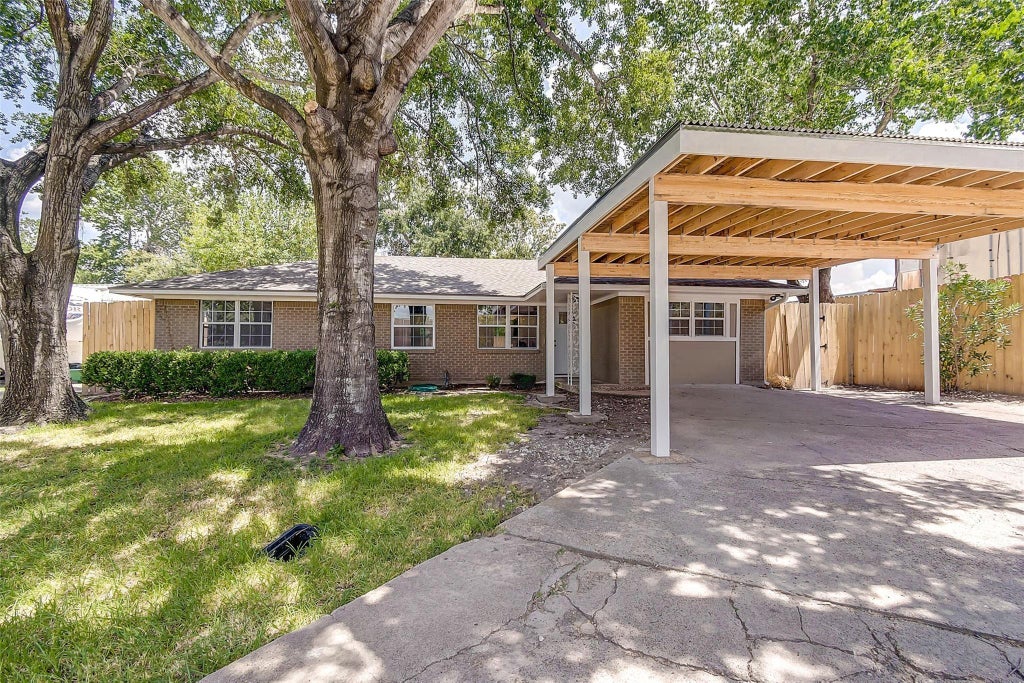 Photo of 3602 Zoch Lane, Houston, TX 77092 (MLS # 28929221)