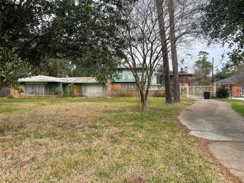 Photo of 3405 N Macgregor Way, Houston, TX 77004 (MLS # 71296099)