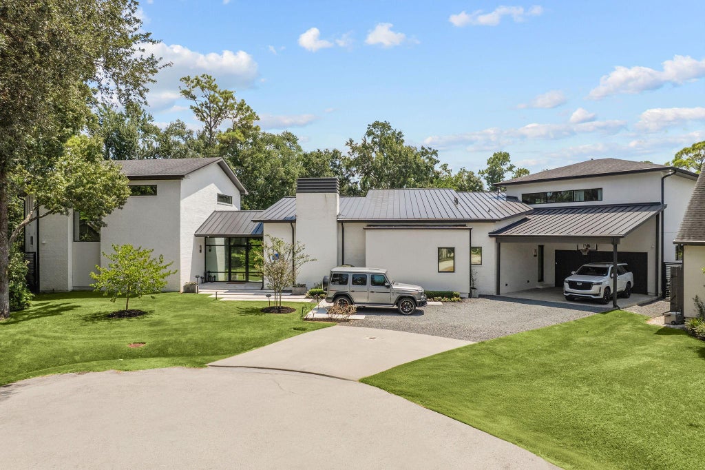 Photo of 12427 Pebblebrook Drive, Houston, TX 77024 (MLS # 94428581)