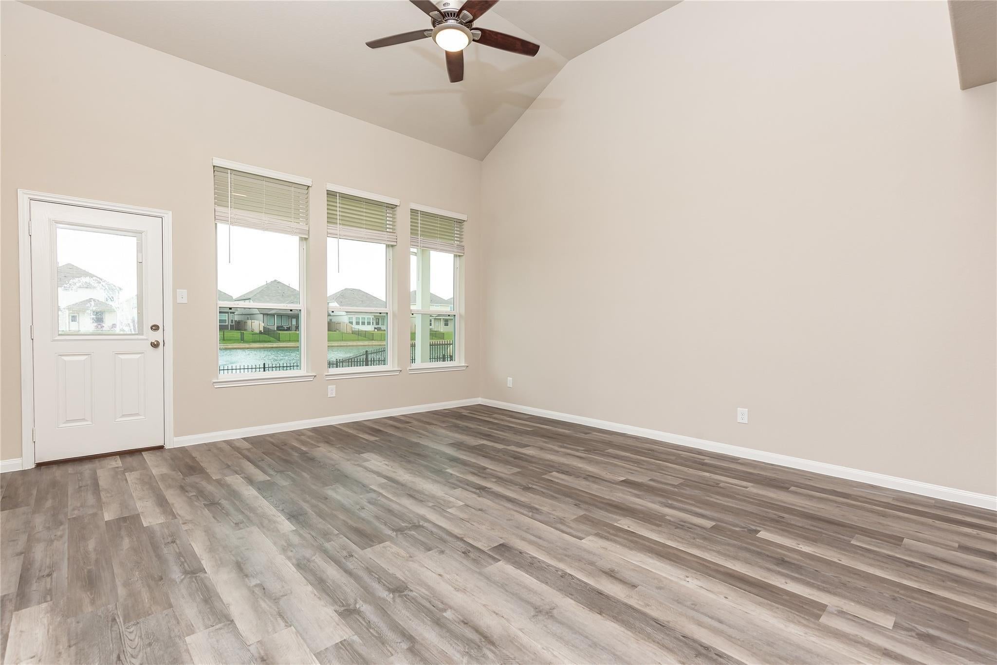 24630 Bastiani Canvas Lane