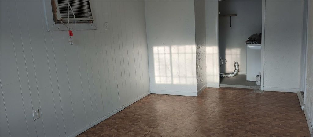 Photo of 11007 Southview Street, Houston, TX 77047 (MLS # 52562664)