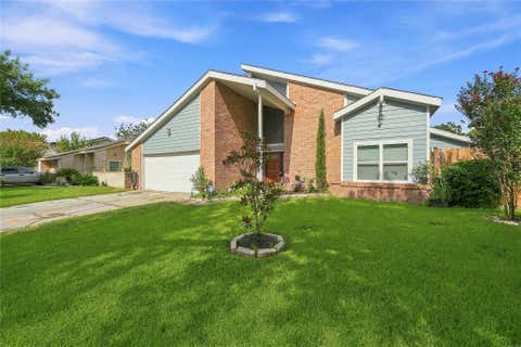 Homes For Sale - 12331 Silo Lane<br/> Houston, TX 77071