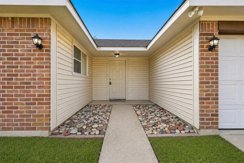 Photo of 16315 Dew Drop Lane, Houston, TX 77095 (MLS # 53812768)
