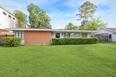 Photo of 3825 Gramercy Street, Houston, TX 77025 (MLS # 15964614)
