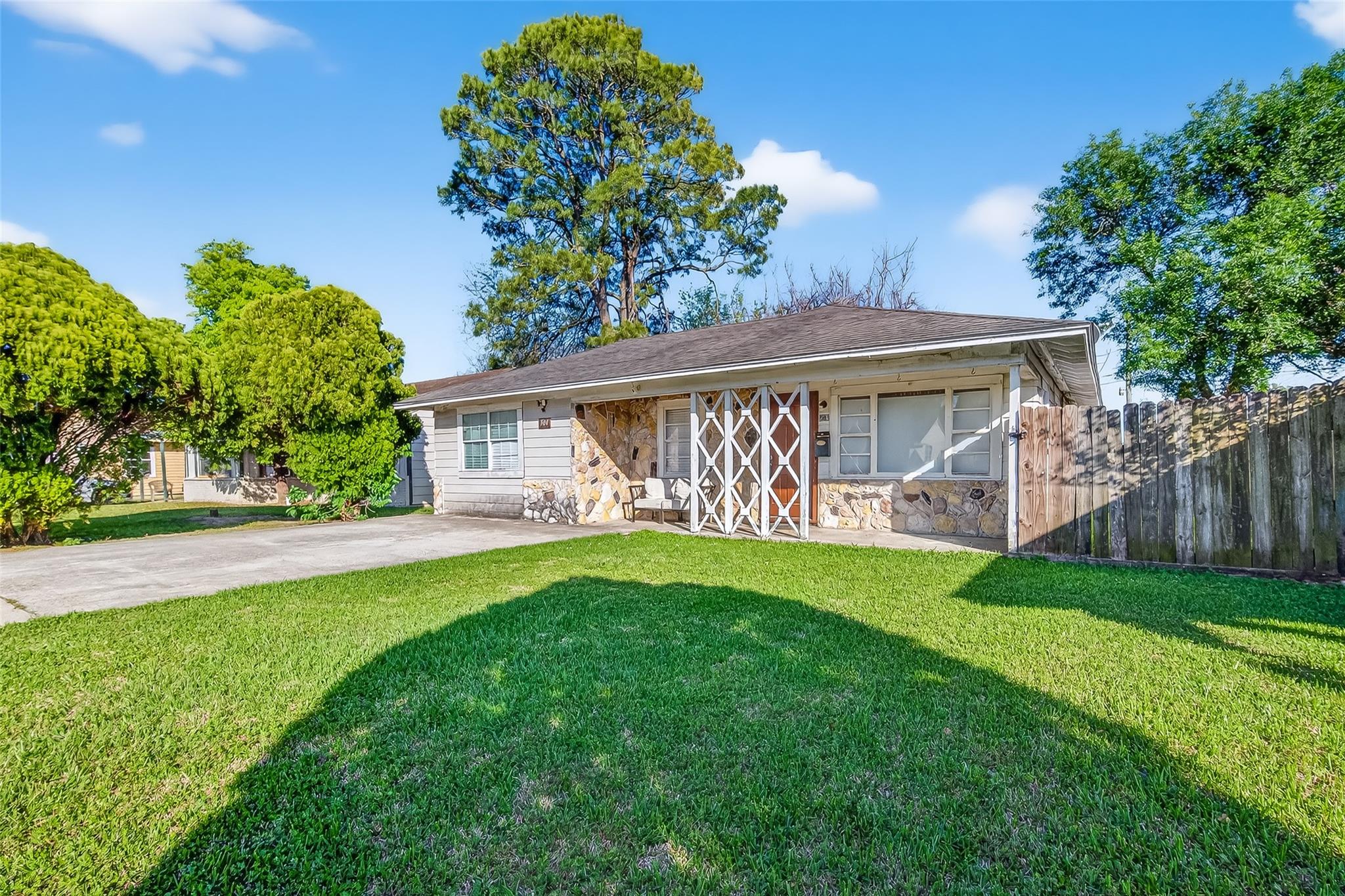 504 N Circle Drive