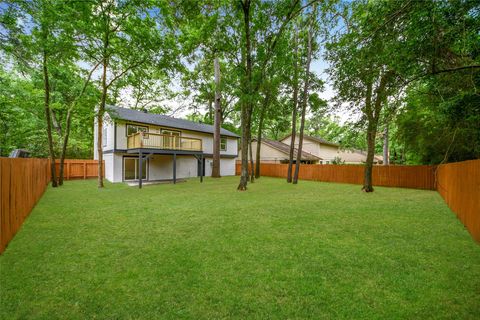 Homes For Sale - 33 Kittiwake Court<br/> Montgomery County, The Woodlands, TX 77380