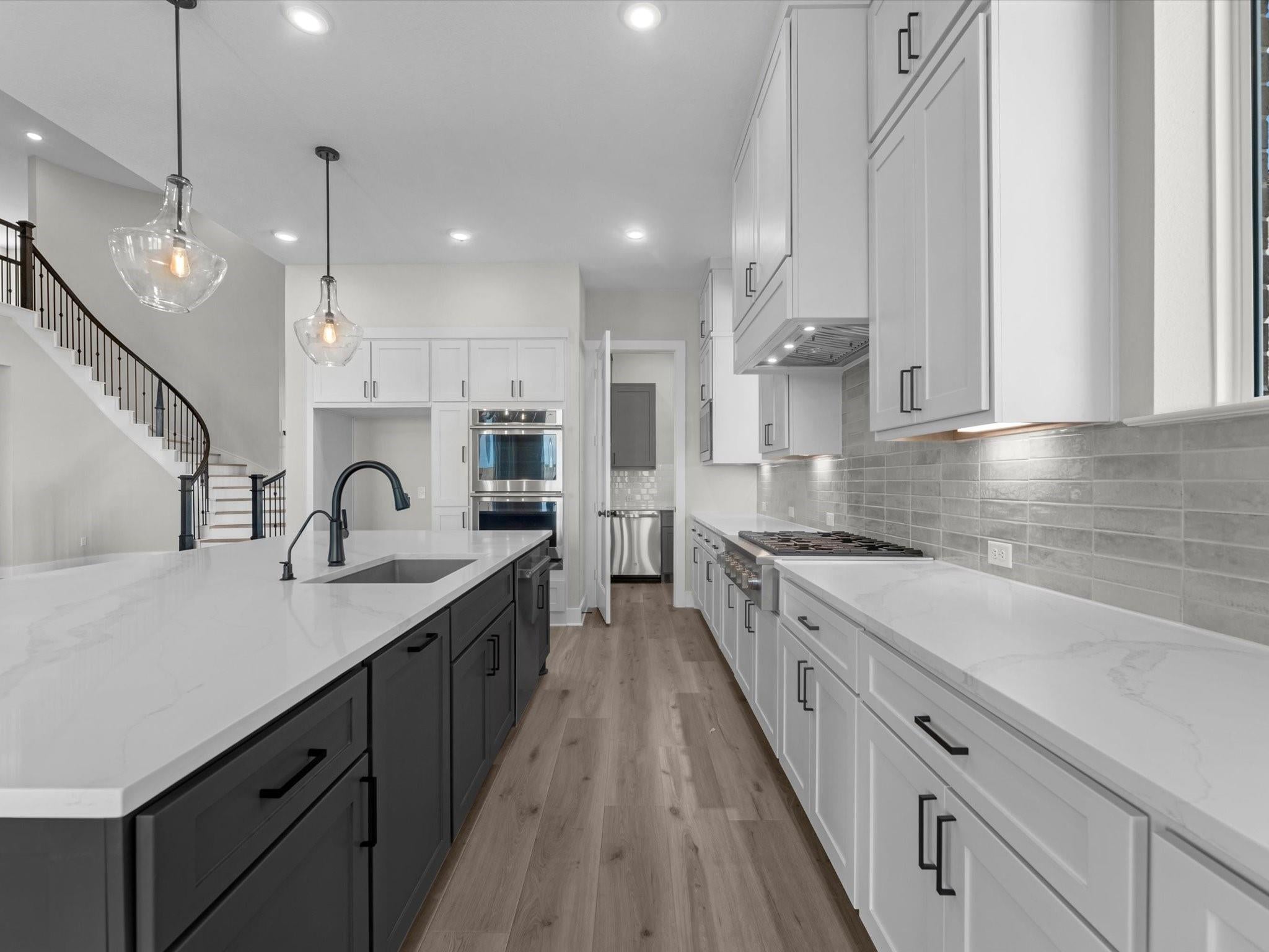 11931 Golden Cove