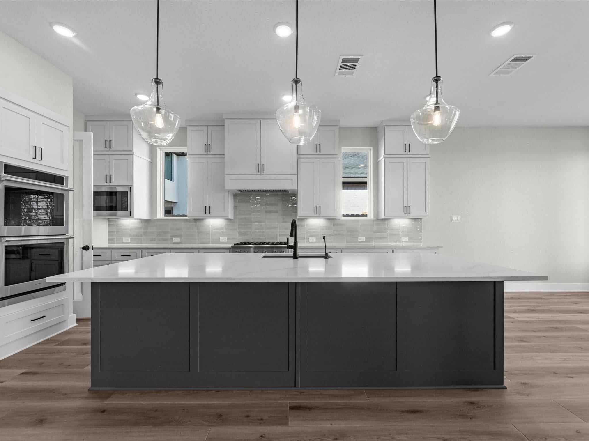 11931 Golden Cove