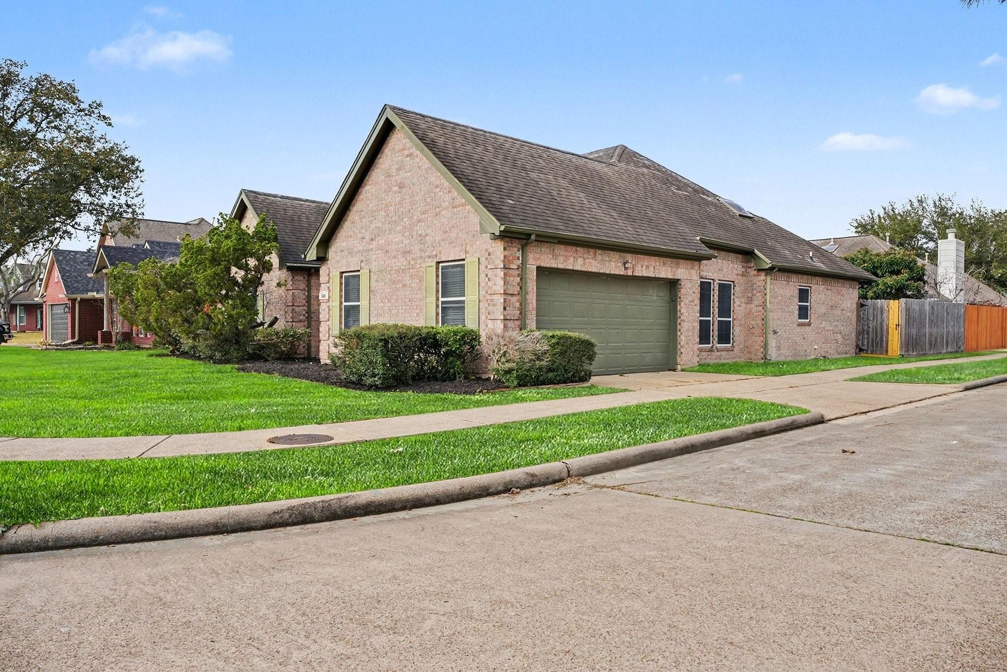 1601 Oak Place Court