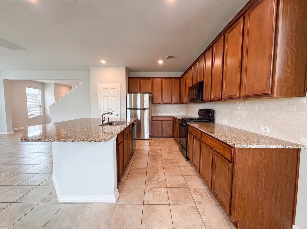 Photo of 4022 Lake Cypress Circle, Houston, TX 77068 (MLS # 85698865)