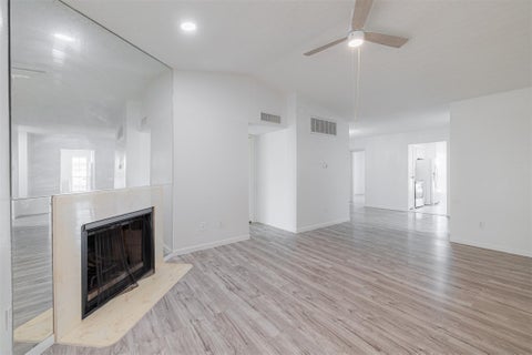 Photo of 11201 Lynnbrook Drive #3506, Houston, TX 77042 (MLS # 33706895)