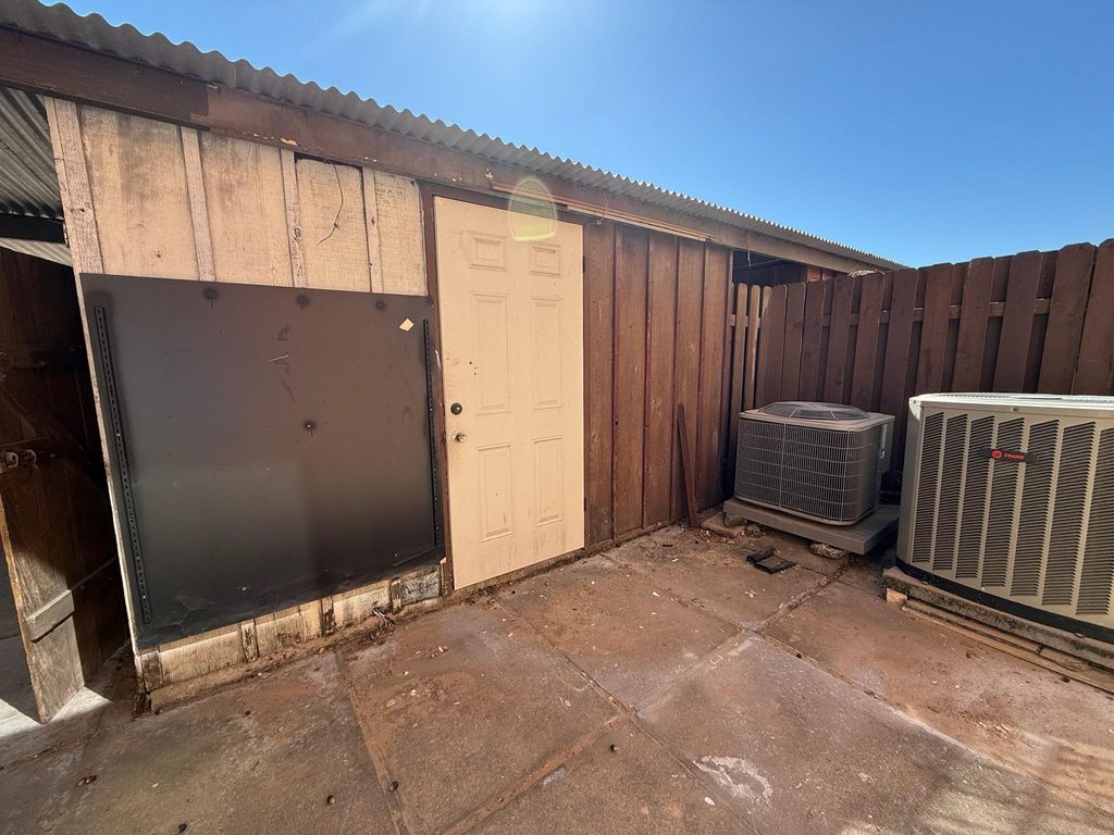 Photo of 10372 Hammerly Boulevard #25, Houston, TX 77043 (MLS # 2763470)