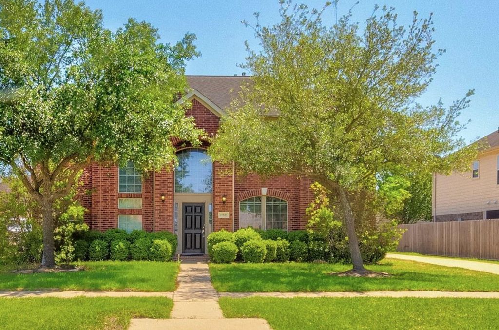 Photo of 17927 Oak Park Bend Lane, Cypress, TX 77433 (MLS # 26040433)