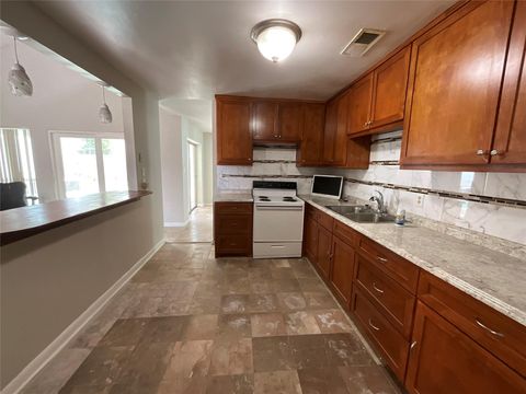 Tiny photo for 11111 Petworth Drive, Houston, TX 77072 (MLS # 18900491)