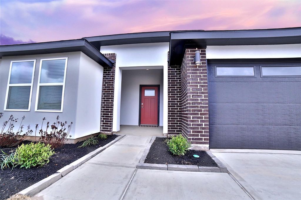 Photo of 29423 Paytons Park Court, Fulshear, TX 77441 (MLS # 46940607)