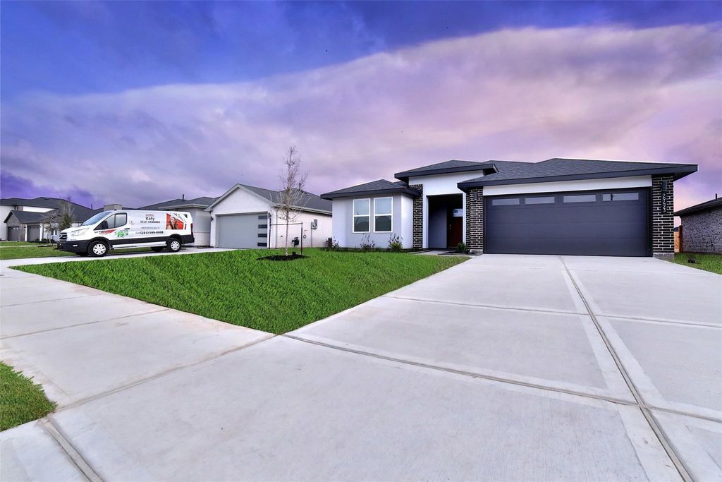 Photo of 29423 Paytons Park Court, Fulshear, TX 77441 (MLS # 46940607)
