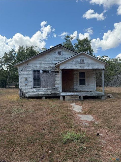 Photo of 415 W Hamilton St ST, Cuero, TX 77954 (MLS # 43655510)