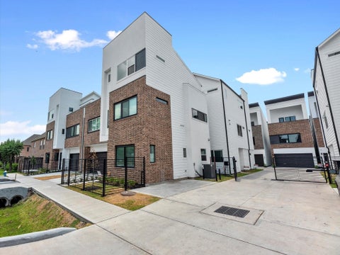 Photo of 5829 Dolores Street, Houston, TX 77057 (MLS # 8065627)