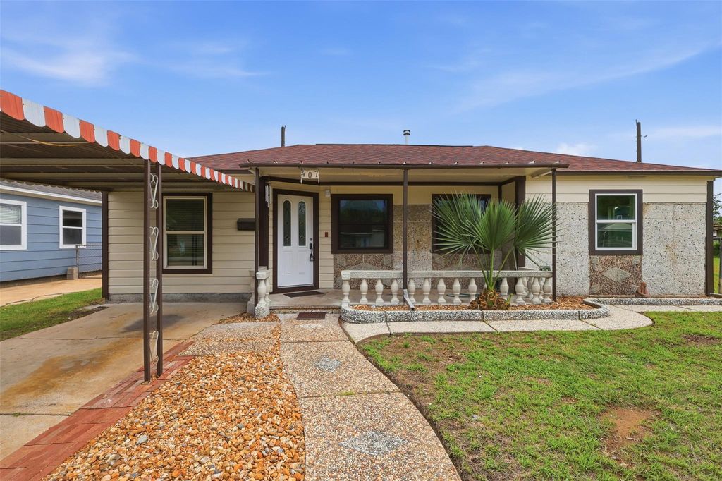 Photo of 407 Meters Street, Houston, TX 77020 (MLS # 34204057)