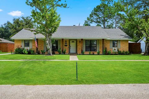 Photo of 2110 Oceanview Drive, Seabrook, TX 77586 (MLS # 65264860)