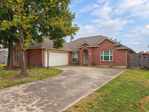 Photo of 22219 Singleleaf Lane, Tomball, TX 77375 (MLS # 82996530)