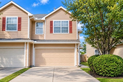 Townhouse For Rent - 3417 Victorian Manor Lane<br/> Houston, TX 77047