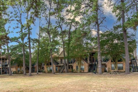 Photo of 16800 Sugar Pine Drive #D25, Houston, TX 77090 (MLS # 74430626)