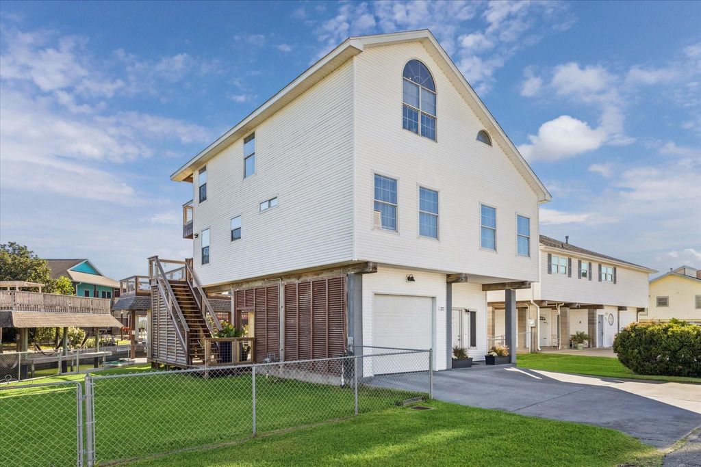 Photo of 22 N Flamingo Street, La Marque, TX 77568 (MLS # 25806438)