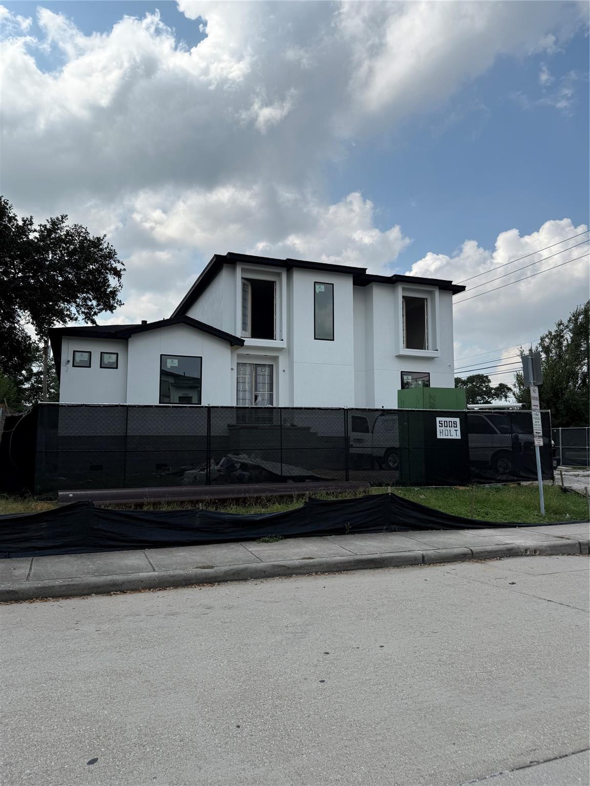 5009 Holt Street