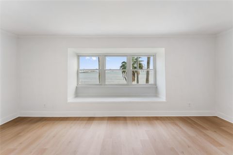 Tiny photo for 5 Tiki Circle, Tiki Island, TX 77554 (MLS # 47201653)