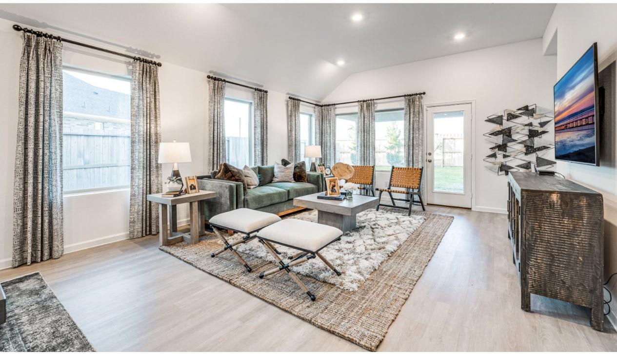 6211 Twisted Knoll Court