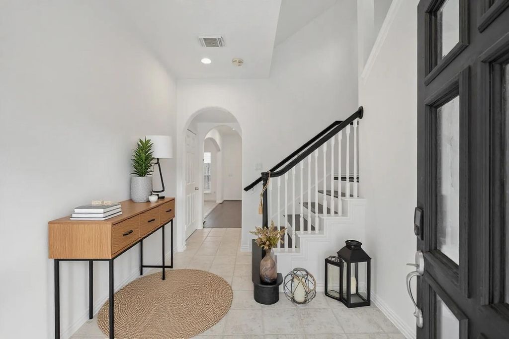 Photo of 6115 Windwater Pointe, Houston, TX 77036 (MLS # 72749741)