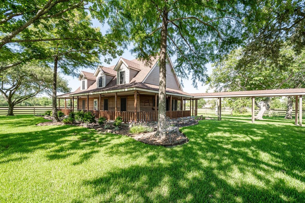 Photo of 4821 Lawrence Road, Baytown, TX 77523 (MLS # 10663125)