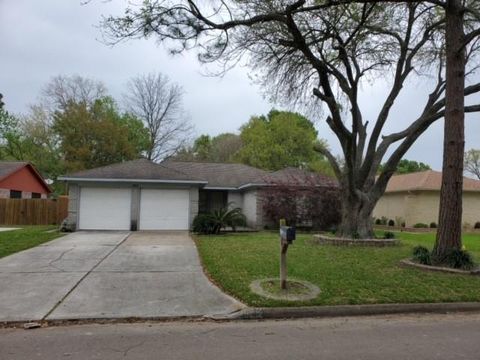 Photo of 322 Bayridge Drive, League City, TX 77573 (MLS # 53666156)