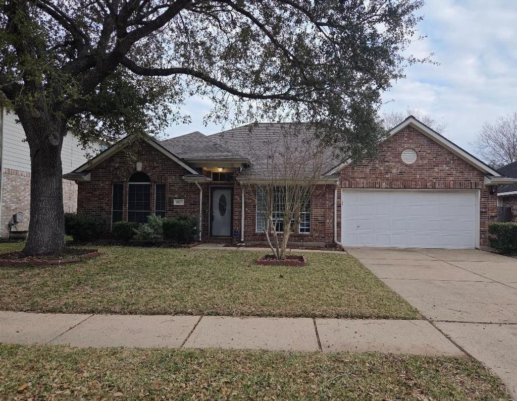 Photo of 1027 S Wellsford Drive, Pearland, TX 77584 (MLS # 20242715)