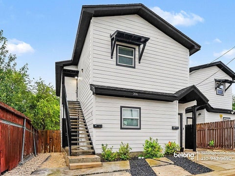 Photo of 206 Roberts St ST #201, San Antonio, TX 78207 (MLS # 766299)