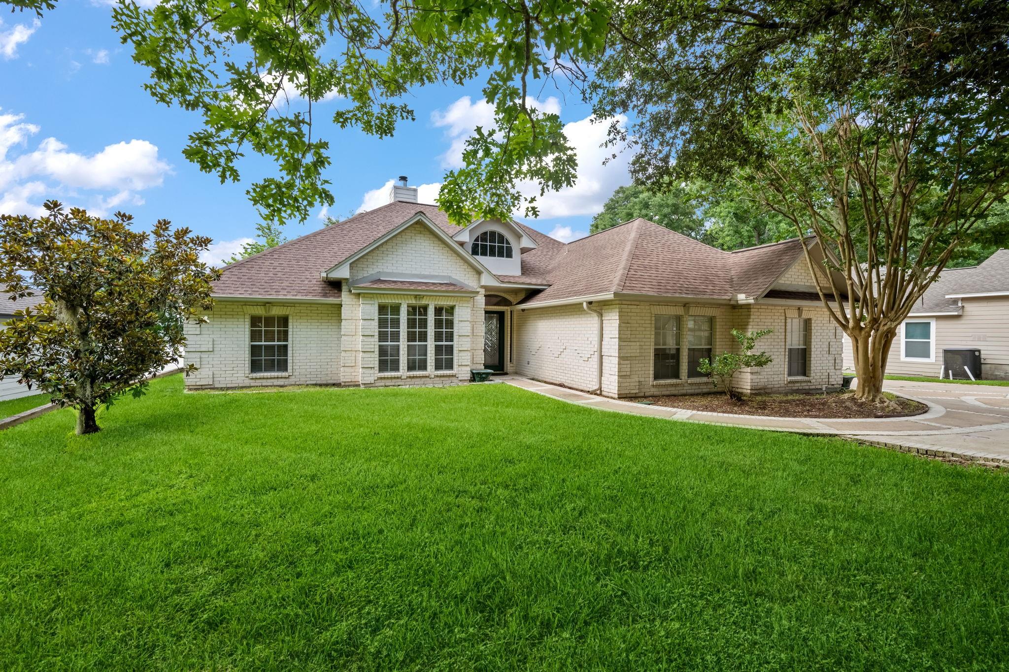 151 Lake Oaks Boulevard