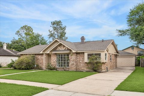 Photo of 12239 Meadowhollow Drive, Meadows Place, TX 77477 (MLS # 28309382)