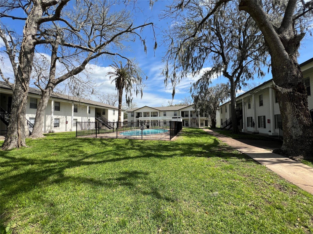 Photo of 500 Willow Drive #C1, Lake Jackson, TX 77566 (MLS # 60949983)