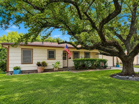 Photo of 5013 Live Oak Drive, Texas City, TX 77591 (MLS # 96951501)