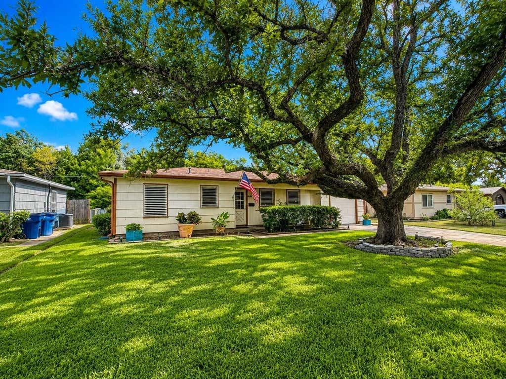 Photo of 5013 Live Oak Drive, Texas City, TX 77591 (MLS # 96951501)