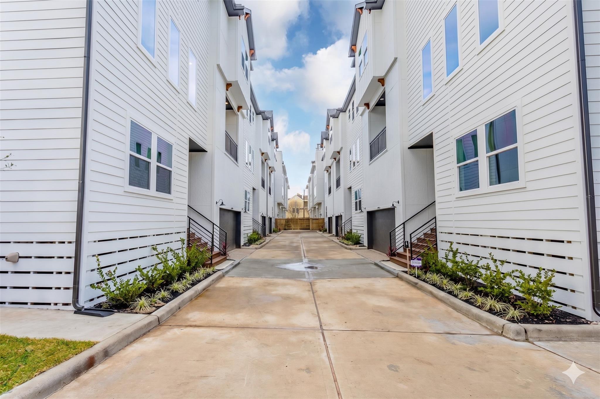 1439 W 25th Street B