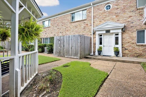 Photo of 4040 San Felipe Street #177, Houston, TX 77027 (MLS # 52009139)