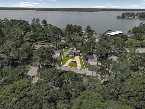 Photo of 15211 Jamaica Drive, Willis, TX 77318 (MLS # 98964035)