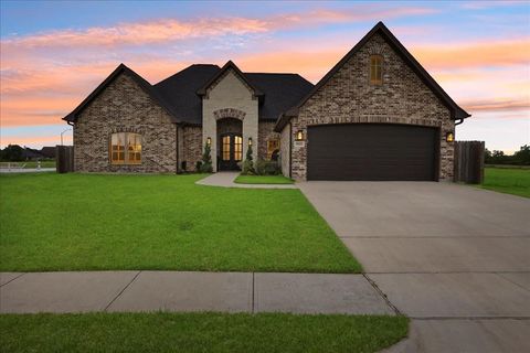 Photo of 3915 Saif Wood St, Beaumont, TX 77657 (MLS # 62897648)