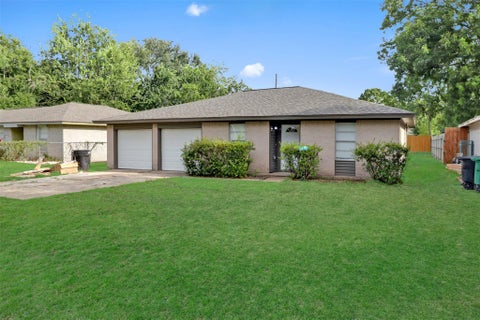 Photo of 8020 Botany Lane, Houston, TX 77075 (MLS # 78839290)