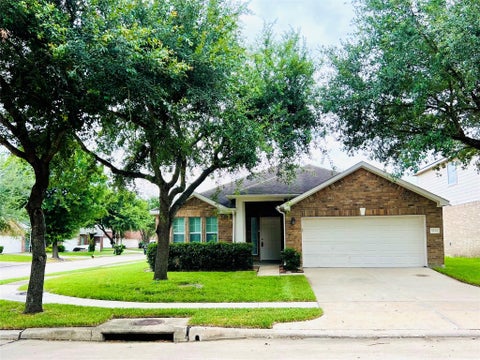 Photo of 1834 Kessler Park Court, Houston, TX 77047 (MLS # 38520943)
