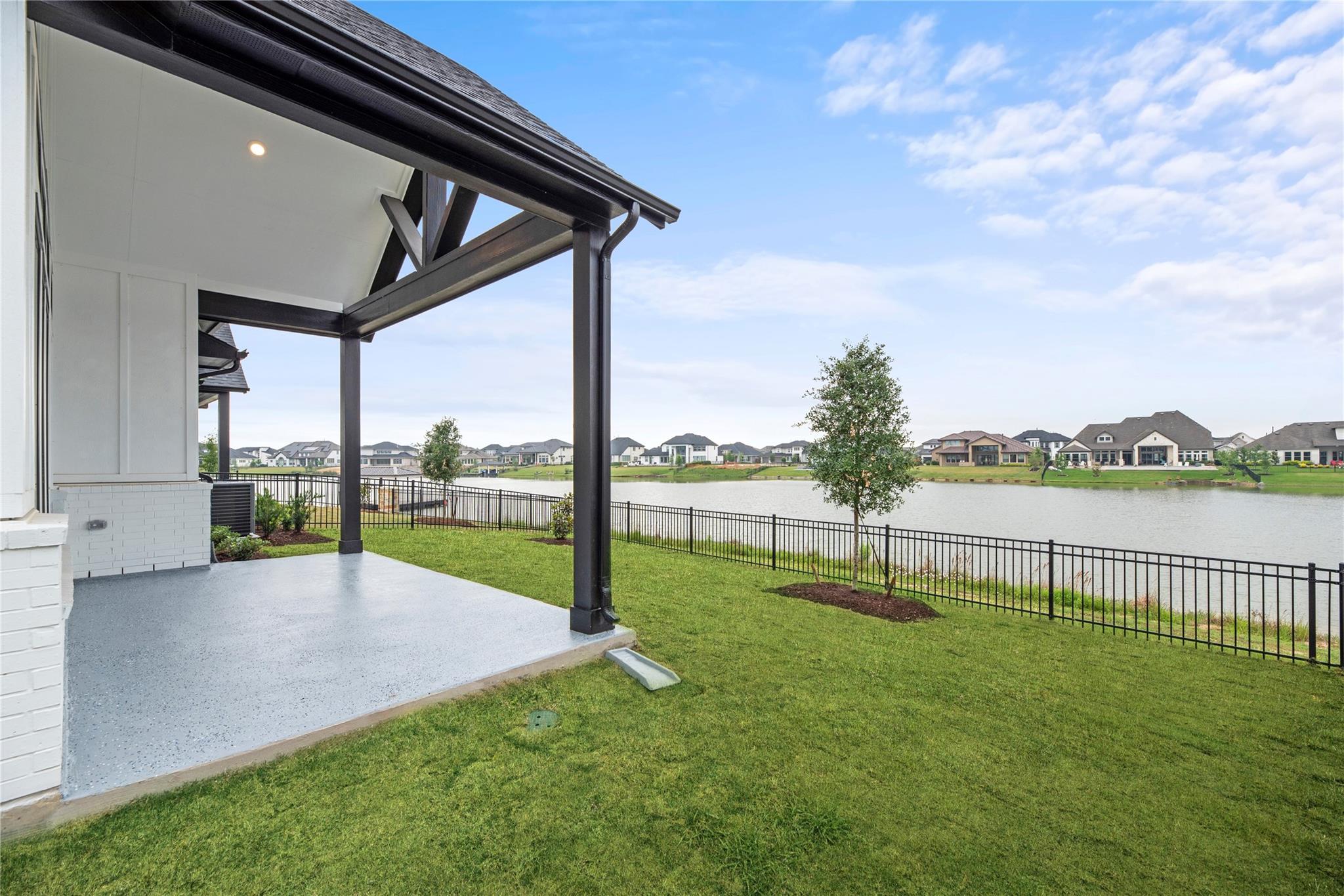 18207 W Shoreline Vista Lane